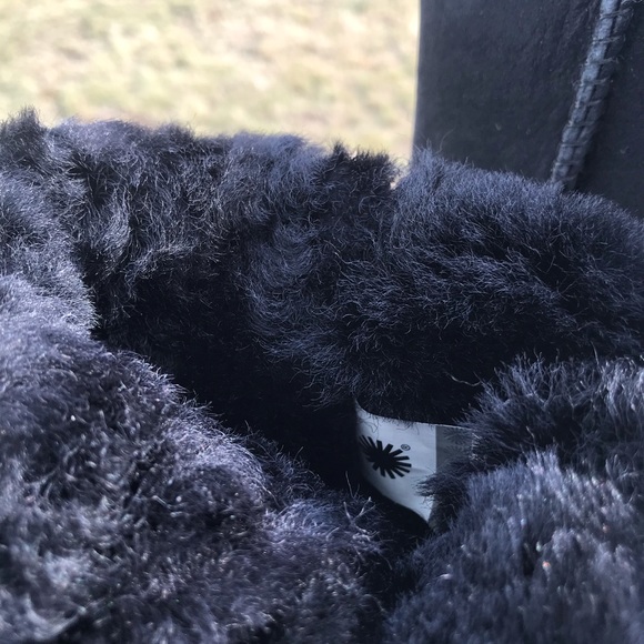 UGG Classic Short II - Picture 6 of 7